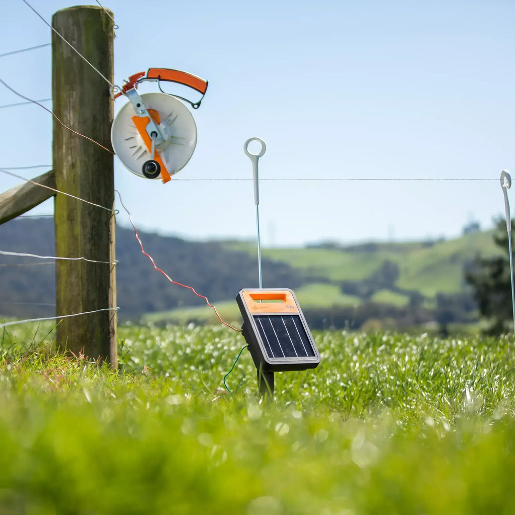 S30li Solar-Weidezaungerät inkl. Akku (0,3J - Solar)